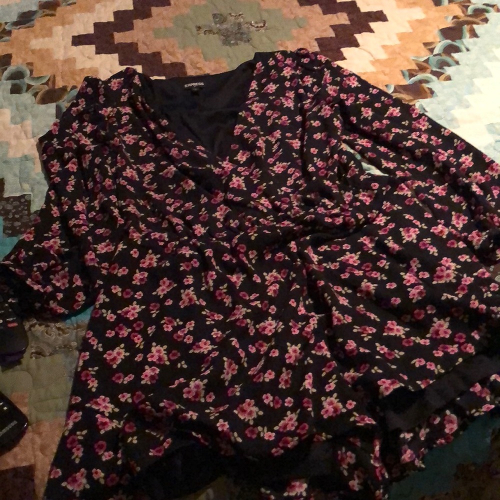 Express long sleeve romper size L